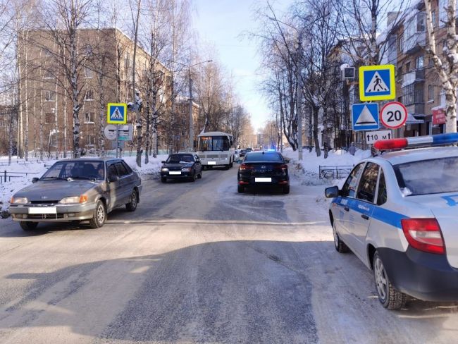 В Ухте водитель Elantra сбил девочку на пешеходном переходе